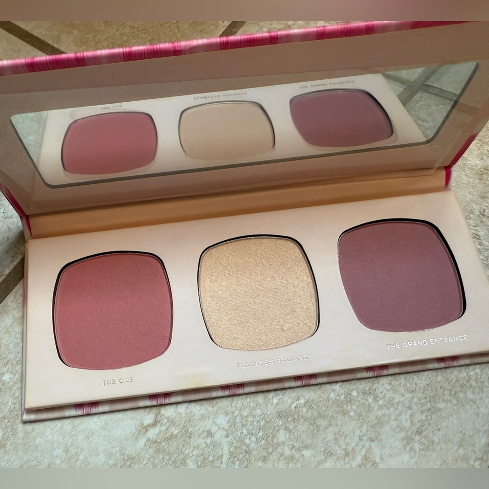 BareMinerals READY Face Color Palette in The Headliners, includes “The One”